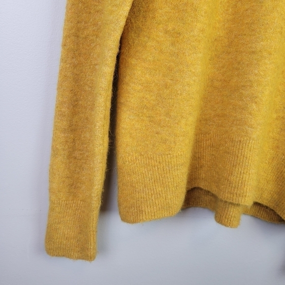 ARITZIA Babaton Matthews Sweater Alpaca Wool Yellow Gold XS - Picture 3 of 11